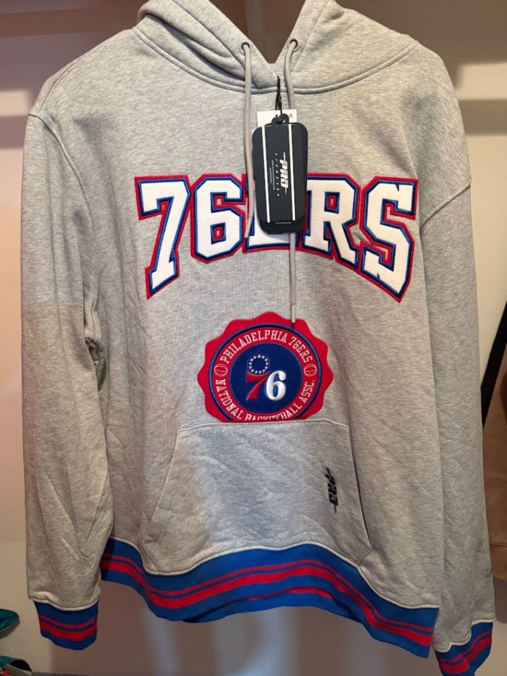 Pro Standard Philadelphia 76ers hoodie